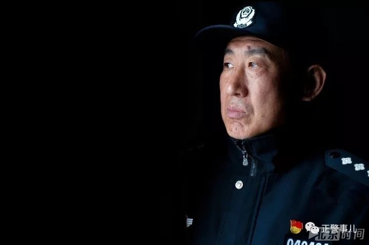 致敬!用食管说话的老警察!