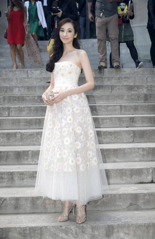 胡一天迪丽热巴要合作电视剧啦,《标化女王章