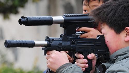 武汉一工程师因购买玩具枪被判三年 二审律师
