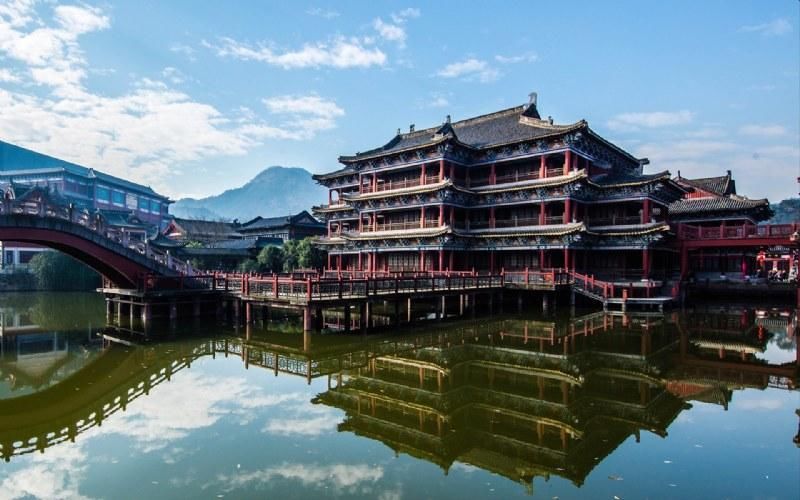 推了十几座山!就为了原封不动复制故宫,如今门票是故宫4倍!