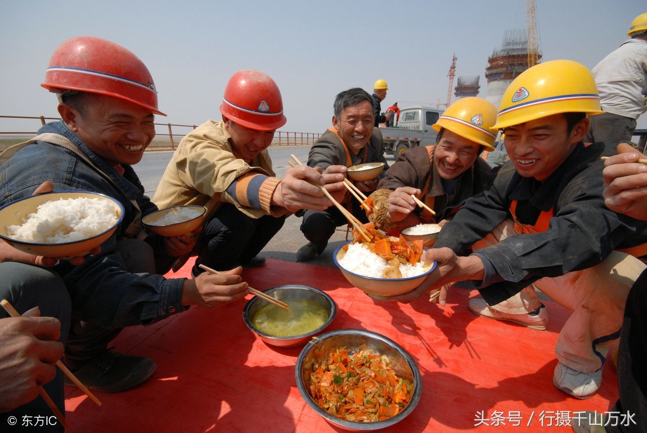 农民工午餐10张图，看了让人心酸，出门打工不容易啊