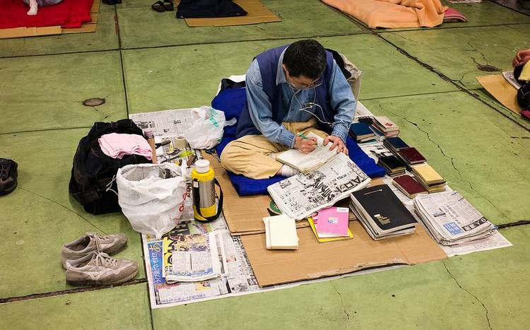 实拍:亚洲最发达国家穷人真实的生活百态!