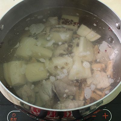 赤小豆章鱼莲藕瘦肉汤