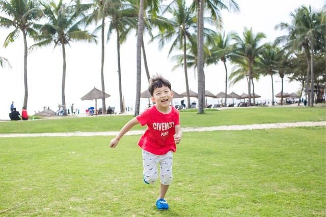 一家人甜蜜的三亚亲子游