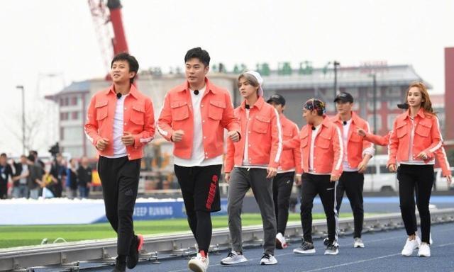 《奔跑吧》开播,邓超陈赫王祖蓝鹿晗虽然离开