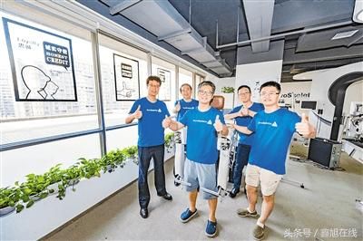 贺琛西安创业 研发康复机器人助更多残疾人站
