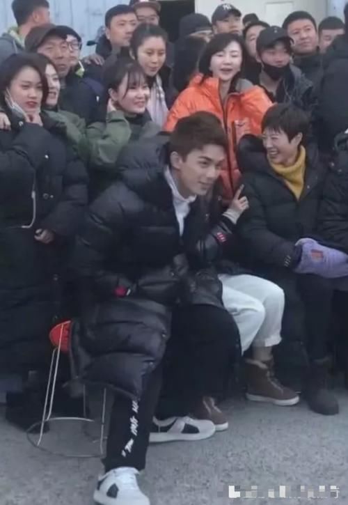 吴磊关晓彤是什么关系