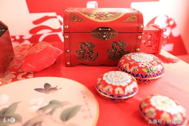 结婚男方给20万彩礼,邻居来我家了一趟,我把彩