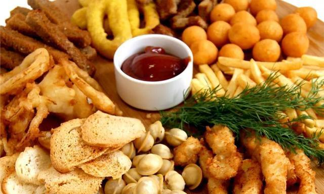 外国人喝酒有下酒菜么, 都是什么菜?