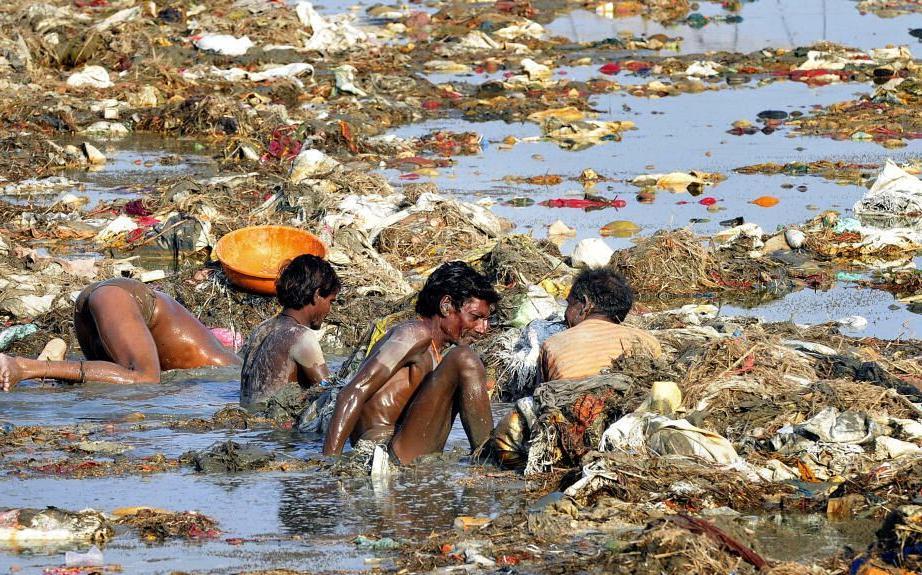 闺女被叫家长,到学校老师讲闺女的作文给我看