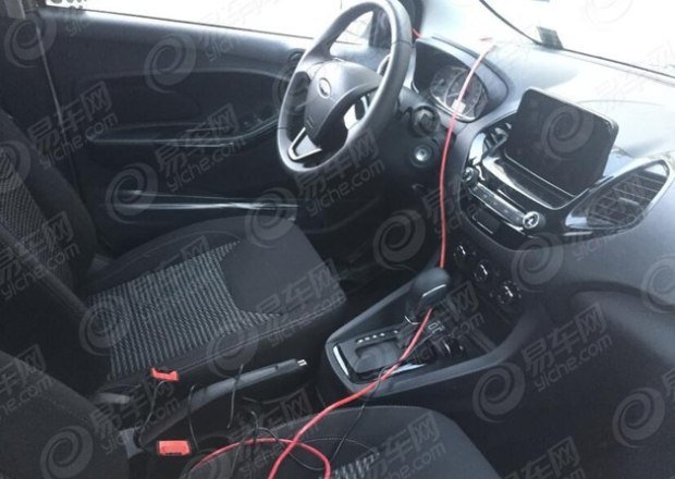 难道要国产?疑似福特新款Figo国内谍照