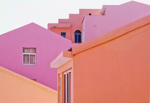 浙江有个彩色村,景色不输意大利五渔村,人少不