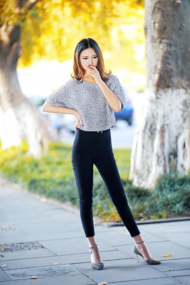 天为了达成自己的目标努力的前进着,有人说原