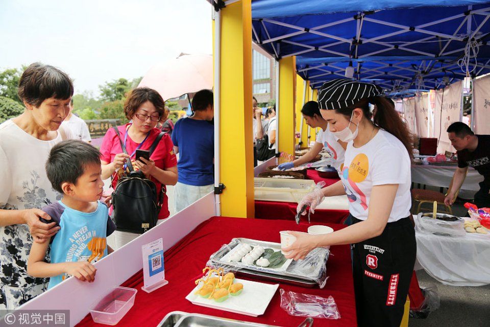 浙江嘉善举办民间美食厨娘秀 全省多地小吃亮相