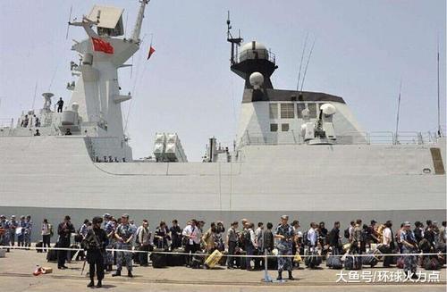 中国部队撤侨,他国公民假冒求庇护,解放军一招