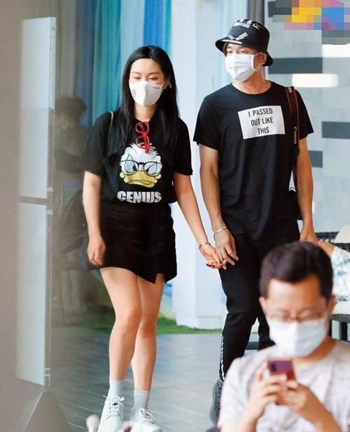 47岁马国明携汤洛雯看爱巢，女方中意过亿豪宅，婚期或定在明年