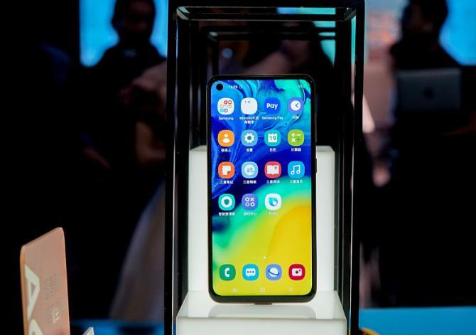 得的高性价比神机!漫画风Galaxy A60元气版上