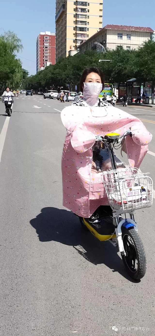 不按规定车道行驶