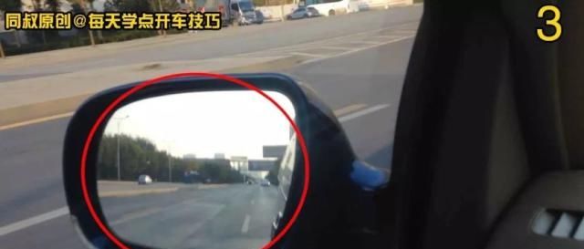 路口黄灯持续闪烁