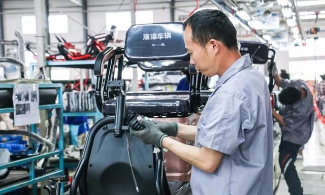 拉货电动三轮车