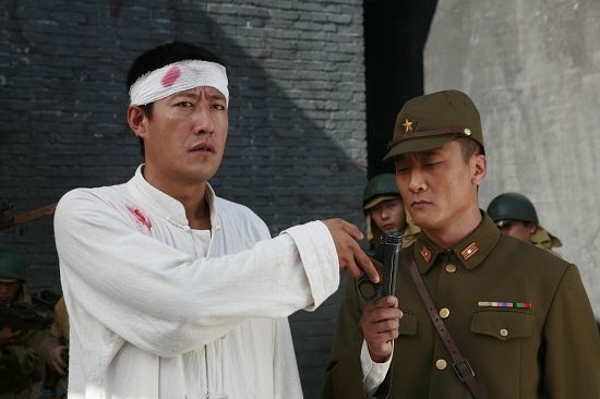 抗日神剧专业户,曾家暴致妻子流产,批小鲜肉:靠