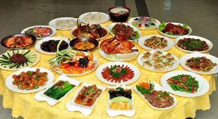 人生就是一桌新疆美食!让人流连忘返,念念不忘 大发888手机版客户端