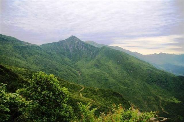 四川省泸定县，古称大渡，康熙把大渡河误为泸水而得名