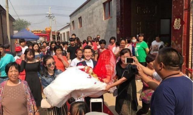 嘎子哥 在农村办婚礼,看似寒酸,实则幸福