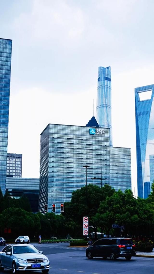 加快推进上海金融科技中心建设实施方案