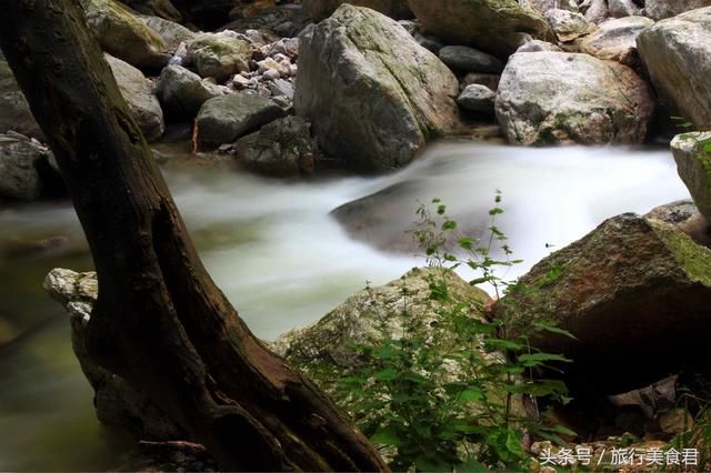 距西安约2小时路程,有个天然的彩虹瀑布,每天仅有5小时观赏时间