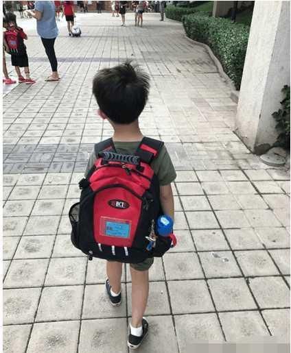 安吉上小学爆帅照,不料隐私泄露太多吓得沙溢
