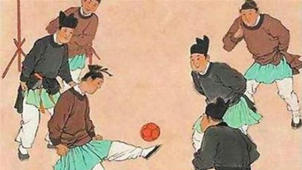 足球发源于中国,在古代还是一项宫廷运动,后来