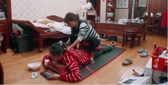 《我家那闺女》傅园慧不离红布条,被嘲巨婴,背