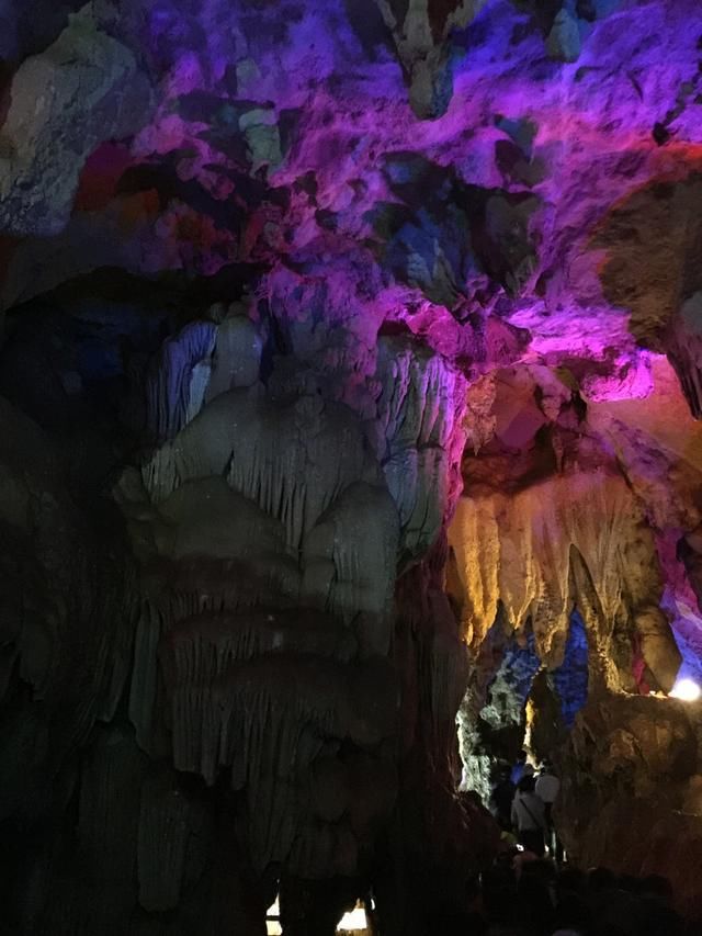 “游了银子岩,一世不愁钱”是否是真的?