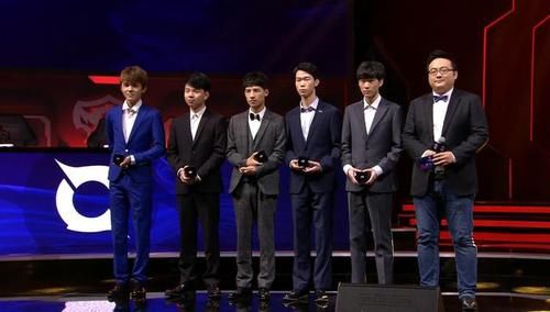 KPL颁奖礼eStar包揽上下路 诺言橘子成本赛季最强双边!