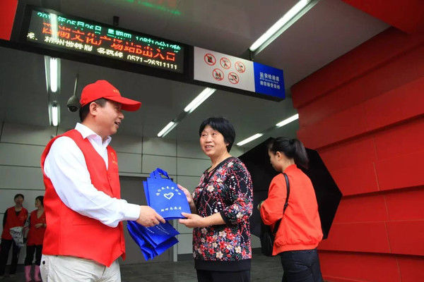 朝晖街道有12支最具特色志愿服务团队,个个名