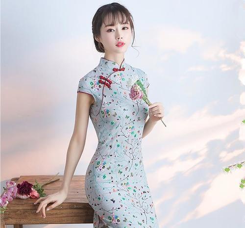 中国的女人穿旗袍最美, 改良版连衣裙妩媚优雅