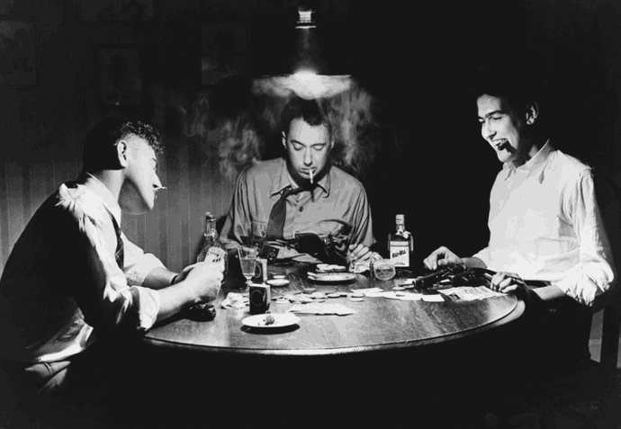 长期吸烟的人, 早上起床有这3个信号, 说明身体