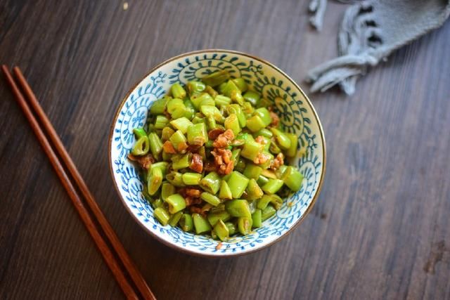 我家晚餐就爱吃这菜，大人孩子都说香，特下饭，做法老简单了