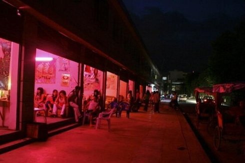 缅甸群居性工作者_【今日爆点】