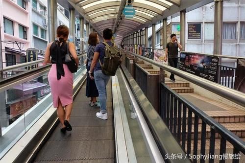 香港中环半山扶梯,成为一个旅游景点的电梯