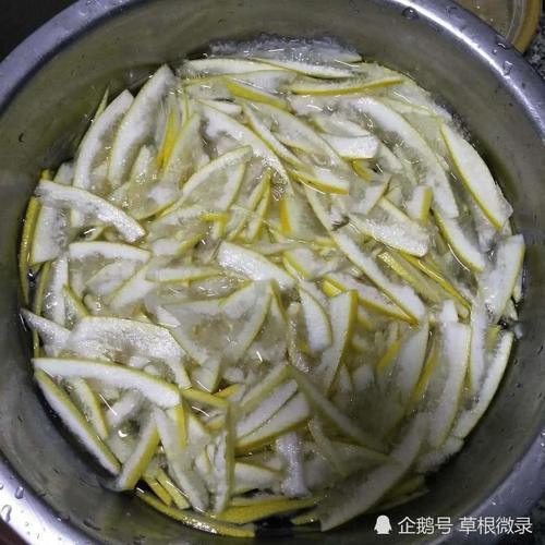 有图有步骤,清甜柚子皮糖制作过程_【快资讯】