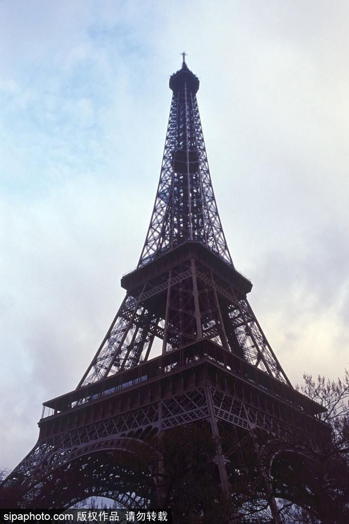 法国的“铁娘子” 著名旅游景点埃菲尔铁塔知多少