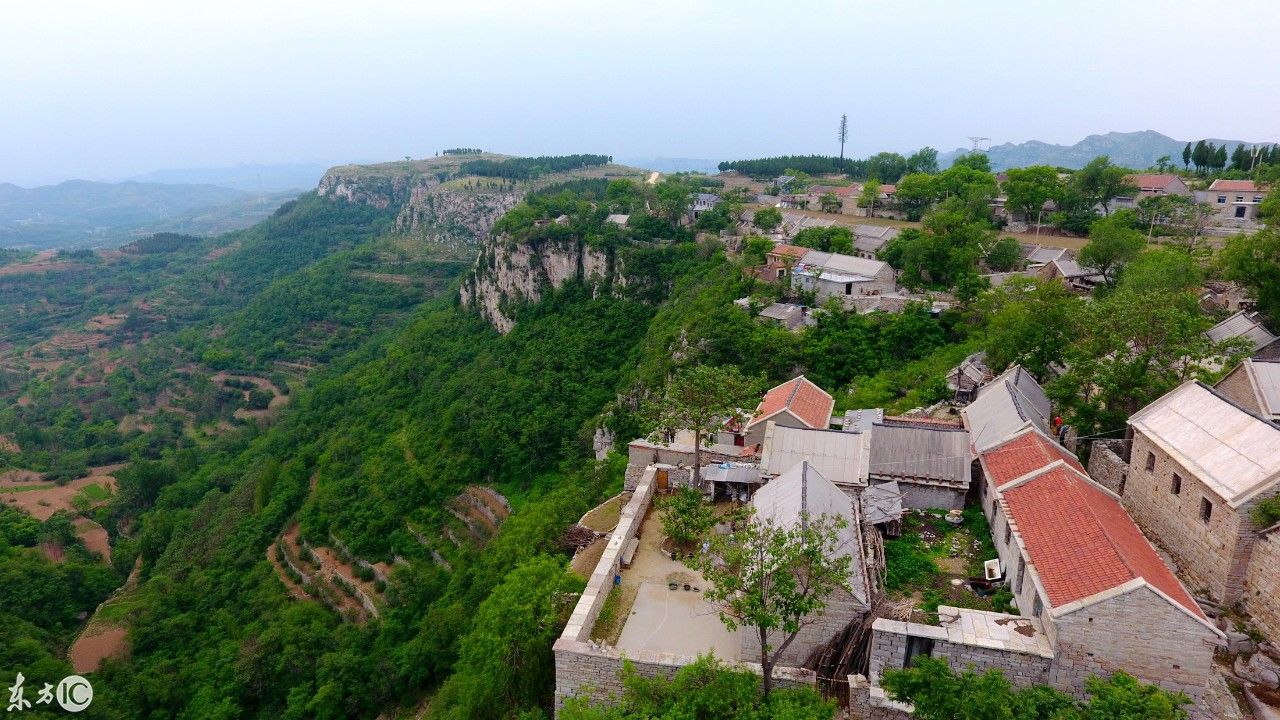 逯家岭村:始建于明永乐末年，山东莱芜境内海拔最高的岭上村庄