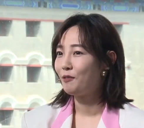 白百何出席麦家新书发布会,麦家老师犯直男癌