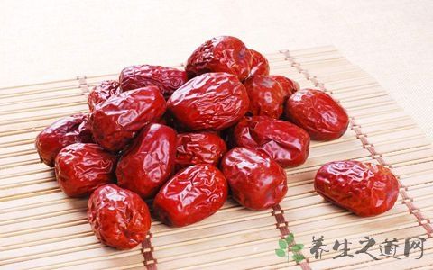 红枣泡开水喝的好处