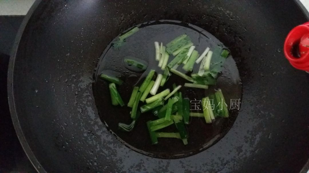 豆腐这做法太棒了!特别嫩，多加一把它，舀着吃才过瘾，拌饭最香