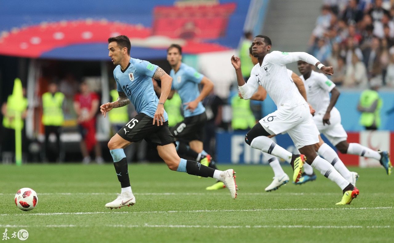 世界杯1\/4决赛,法国队2:0战胜乌拉圭晋级,赛场