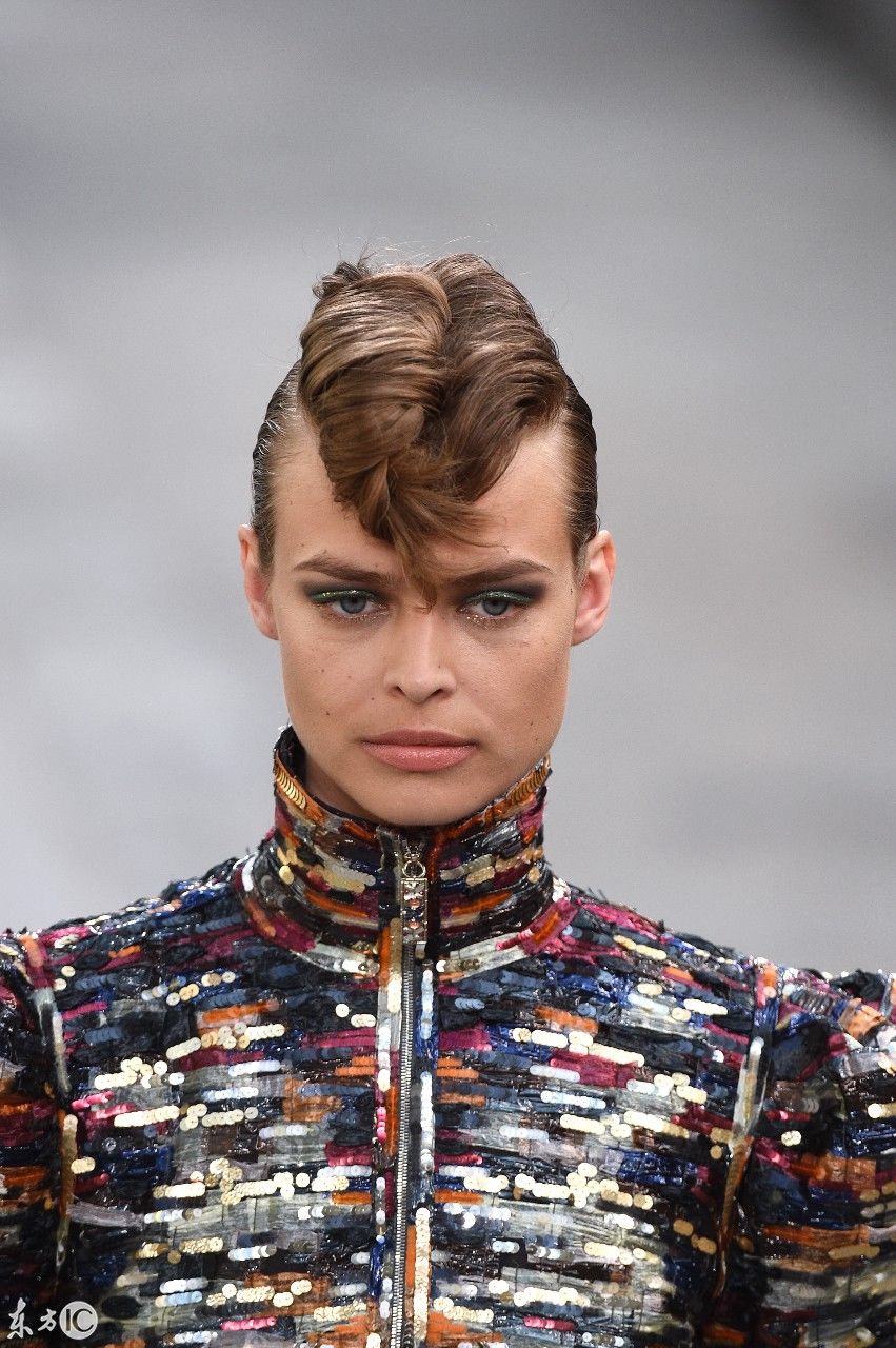 香奈儿秋冬2018时装SHOW,为什么国际大牌女