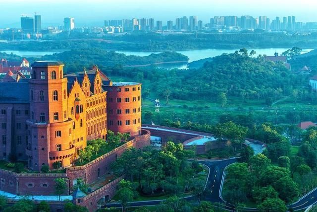 松山湖靠近东莞哪个镇 t019b87319e26b5088c.jpg